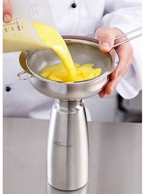 Trychtýř iSi nálevka se sítkem ø175mm, výška 90mm - Gastro příslušenství - Cedníky, Síta, Pasírky, Mačkadla
