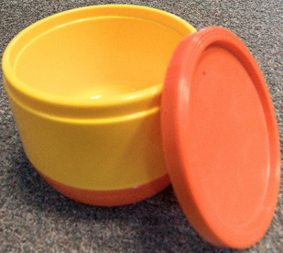 MISKA NA POLÉVKU S VÍČKEM PLAST žluto-oranžová - ABNER - Tabletové stravovací systémy