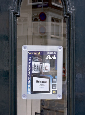 Securit® Rámeček na sklo na plakát A4 odolný proti UV záření - oboustranný šedý - Barový, restaurační servis a hotelové doplňky - Nabídkové tabule na sklo