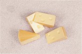 Atrapa Sýr Ementál kousek 9x6 cm - Gastro příslušenství - Atrapy potravin