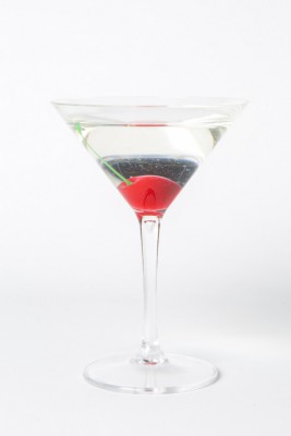 Atrapa Sklenka Martini s cherry - Gastro příslušenství - Atrapy potravin - Atrapy Nápoje a jiné